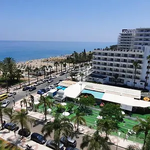 impresionante-primera-lnea-de-playa-bajondillo-beach.hotelsinnerja.org/